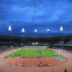 官方娱乐平台-浓眉哥赛事新规引变革，巴黎圣日耳曼深陷争议漩涡，体育圈双线风暴，浓眉新规撼动赛场，巴黎争议漩涡持续发酵