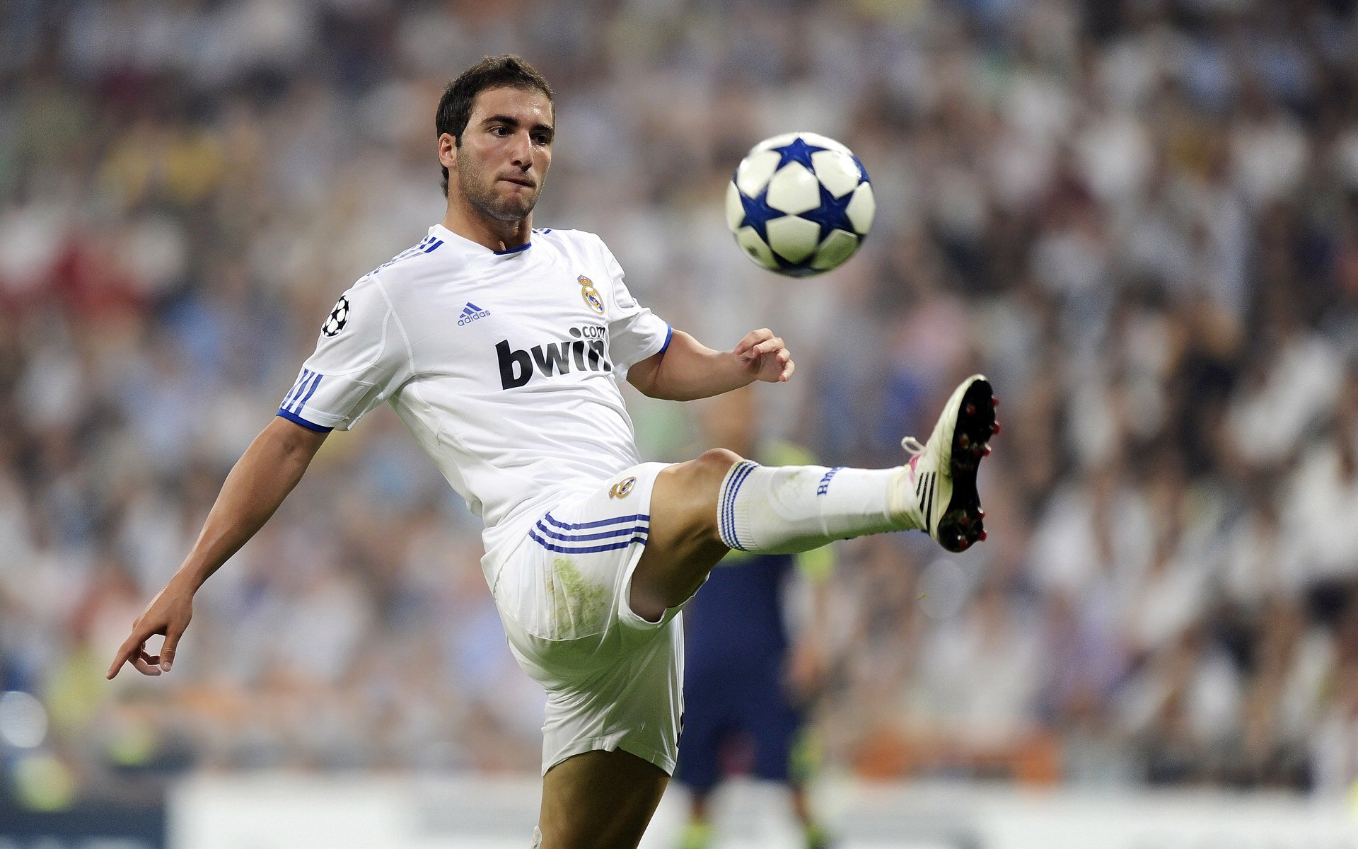 跨界之战，当西亚卡姆的转身遇见内马尔的彩虹，当西亚卡姆的转身邂逅内马尔的彩虹，一场跨界的华丽对决